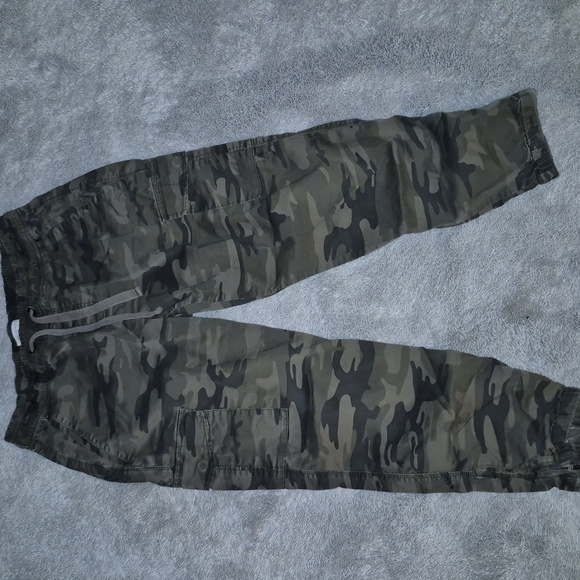 Sanctuary Olive Cargo Pants - Picture 1 of 10